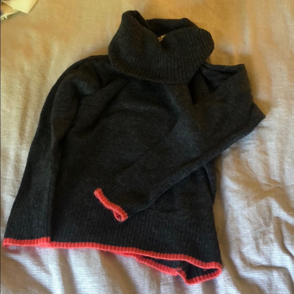 Turtle neck sweater